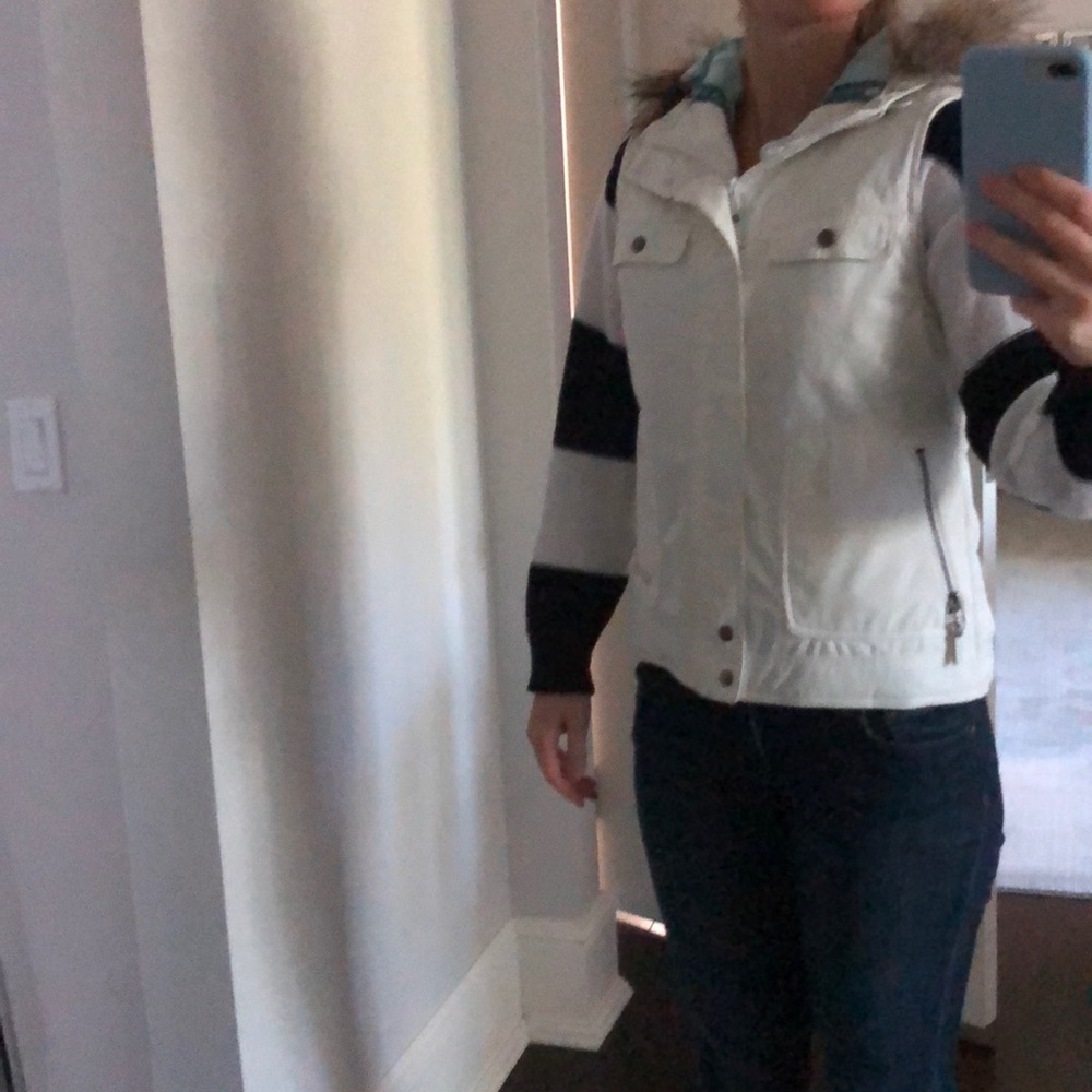 White Vest - image 5